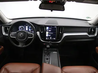 VOLVO XC60 Momentum