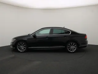 VOLKSWAGEN PASSAT B8 Business Edition R