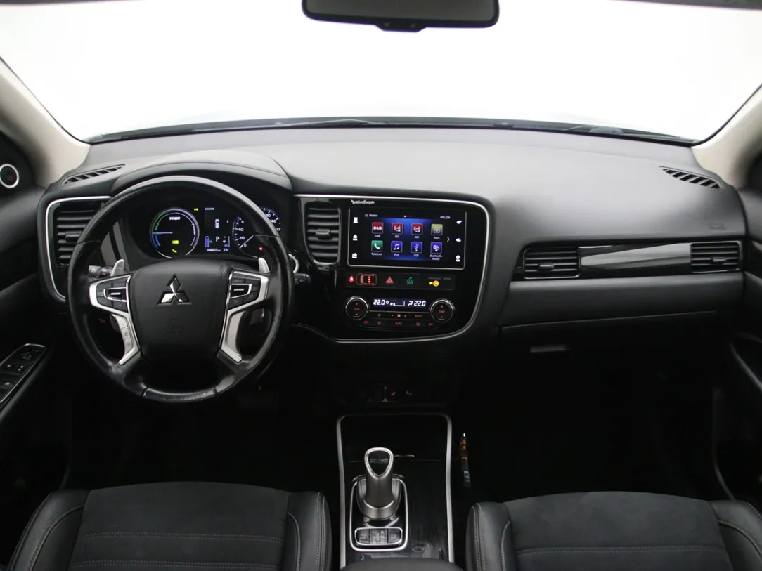 MITSUBISHI OUTLANDER Premium