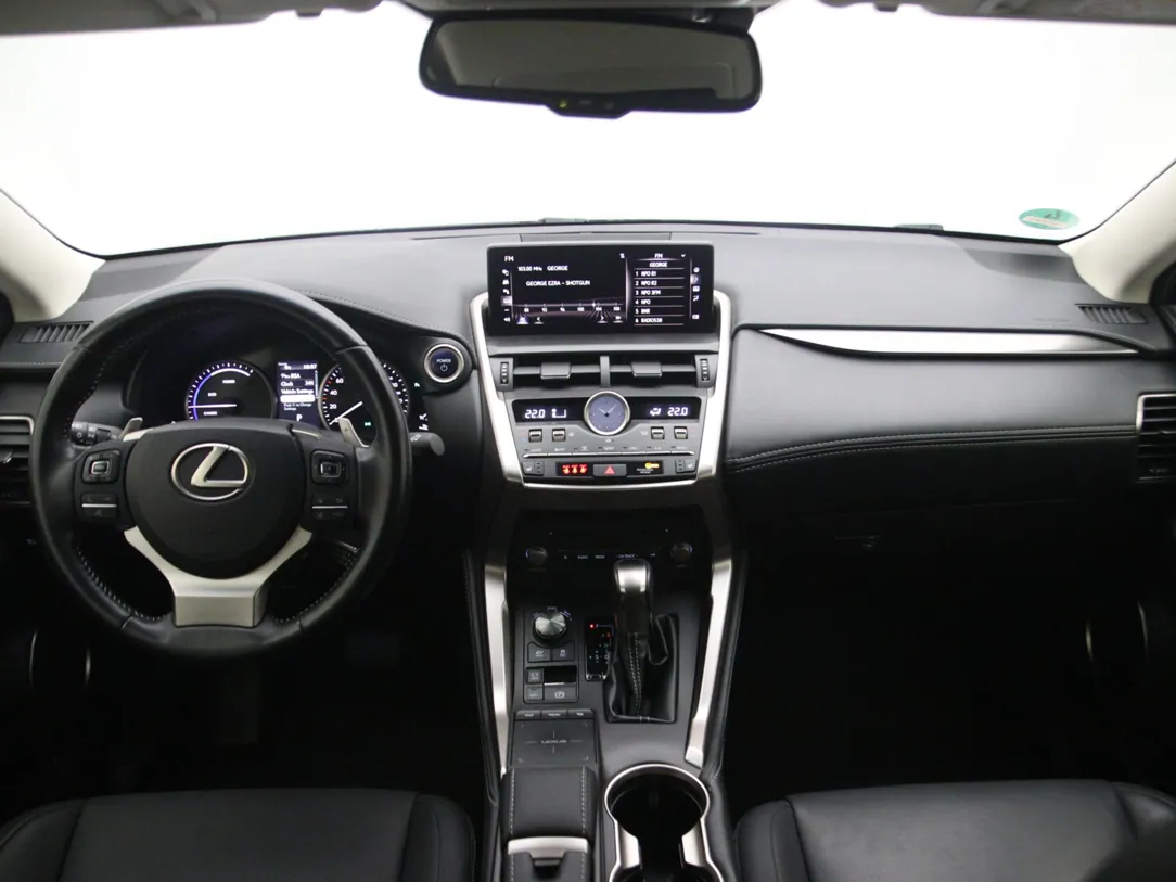 LEXUS NX300H Business Line