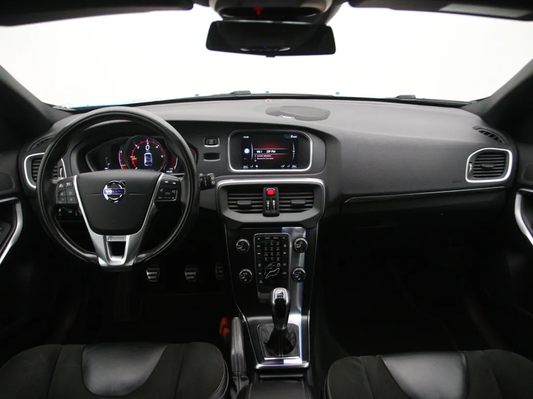 VOLVO V40 R-Design Business