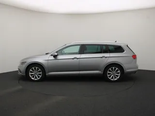 VOLKSWAGEN PASSAT B8 Elegance