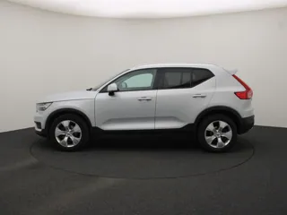 VOLVO XC40 Momentum Pro