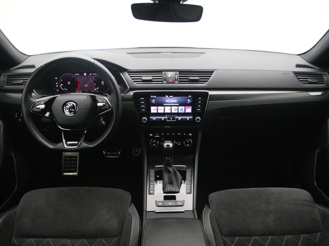 SKODA SUPERB Limited Sportline Business