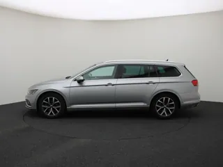 VOLKSWAGEN PASSAT B8 Elegance