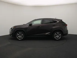 LEXUS NX300H Luxury Line