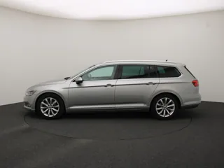 VOLKSWAGEN PASSAT B8 Highline