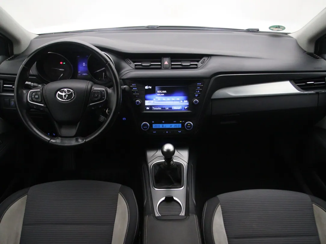 TOYOTA AVENSIS Pro