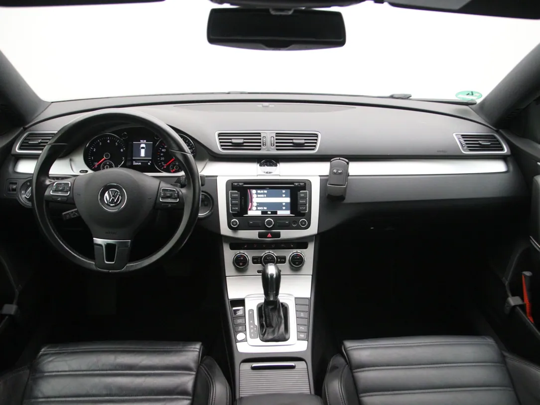 VOLKSWAGEN PASSAT B7 R-Line Executive Edition