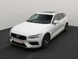 VOLVO V60 Momentum