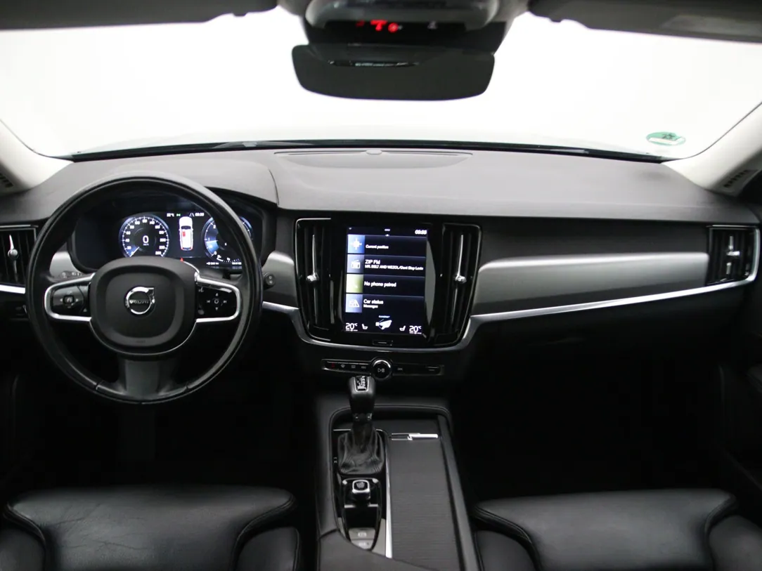 VOLVO V90 Momentum