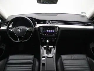 VOLKSWAGEN PASSAT B8 Highline
