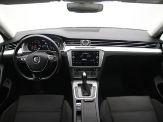 VOLKSWAGEN PASSAT B8 Comfortline Business