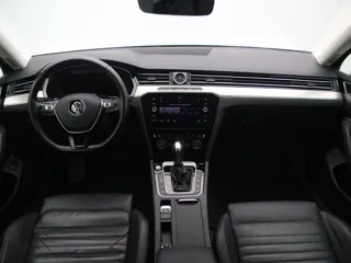 VOLKSWAGEN PASSAT B8 Highline