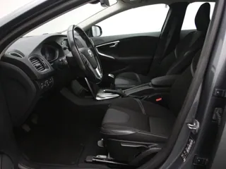 VOLVO V40 Momentum Business