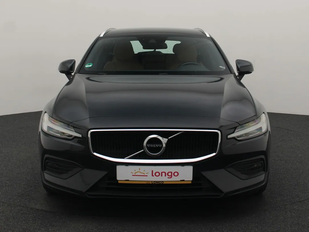 VOLVO V60 Momentum