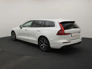 VOLVO V60 Momentum