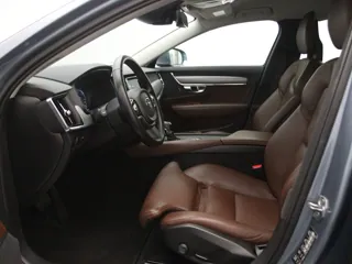 VOLVO V90 Momentum