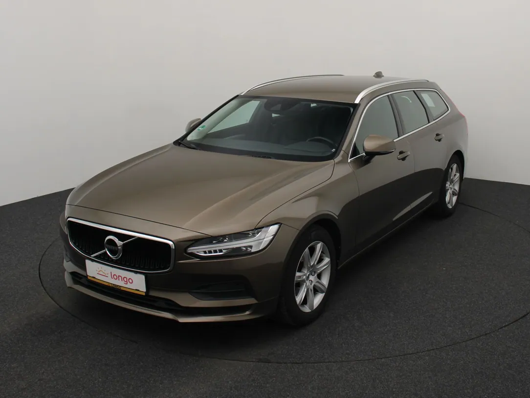 VOLVO V90 Momentum