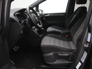 VOLKSWAGEN TOURAN R-Line