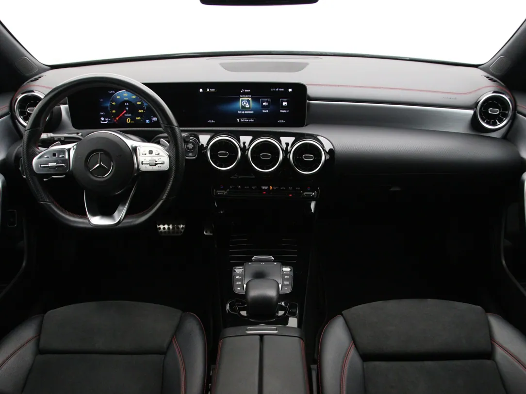 MERCEDES BENZ CLA200 BUSINESS