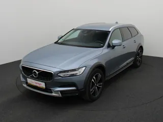 VOLVO V90 Cross Country Momentum