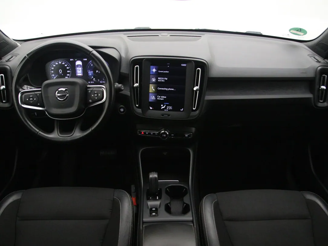 VOLVO XC40 Momentum