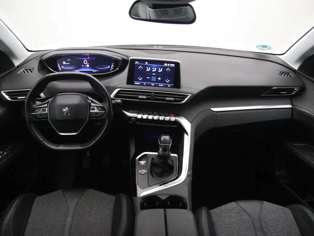 PEUGEOT 3008 Premium