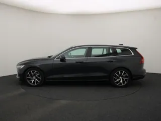 VOLVO V60 Momentum