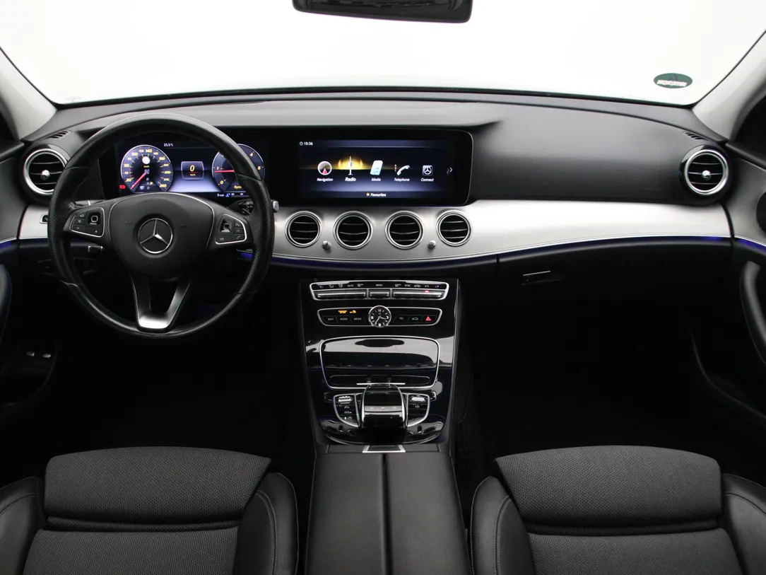 MERCEDES BENZ E220 Edition