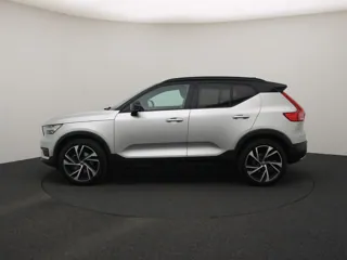 VOLVO XC40 R-Design