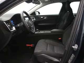 VOLVO V60 Essential Edition