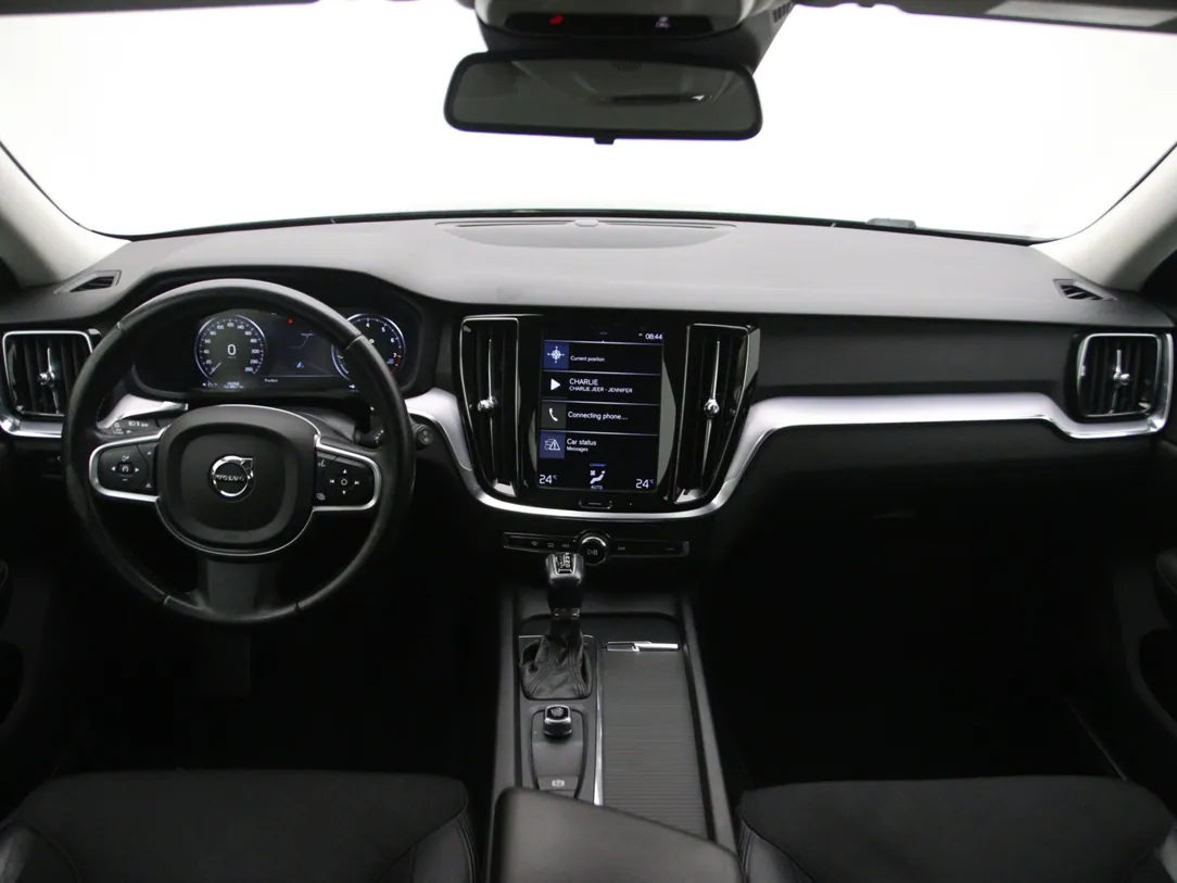 VOLVO V60 Momentum