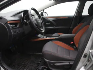 TOYOTA AVENSIS Active Plus