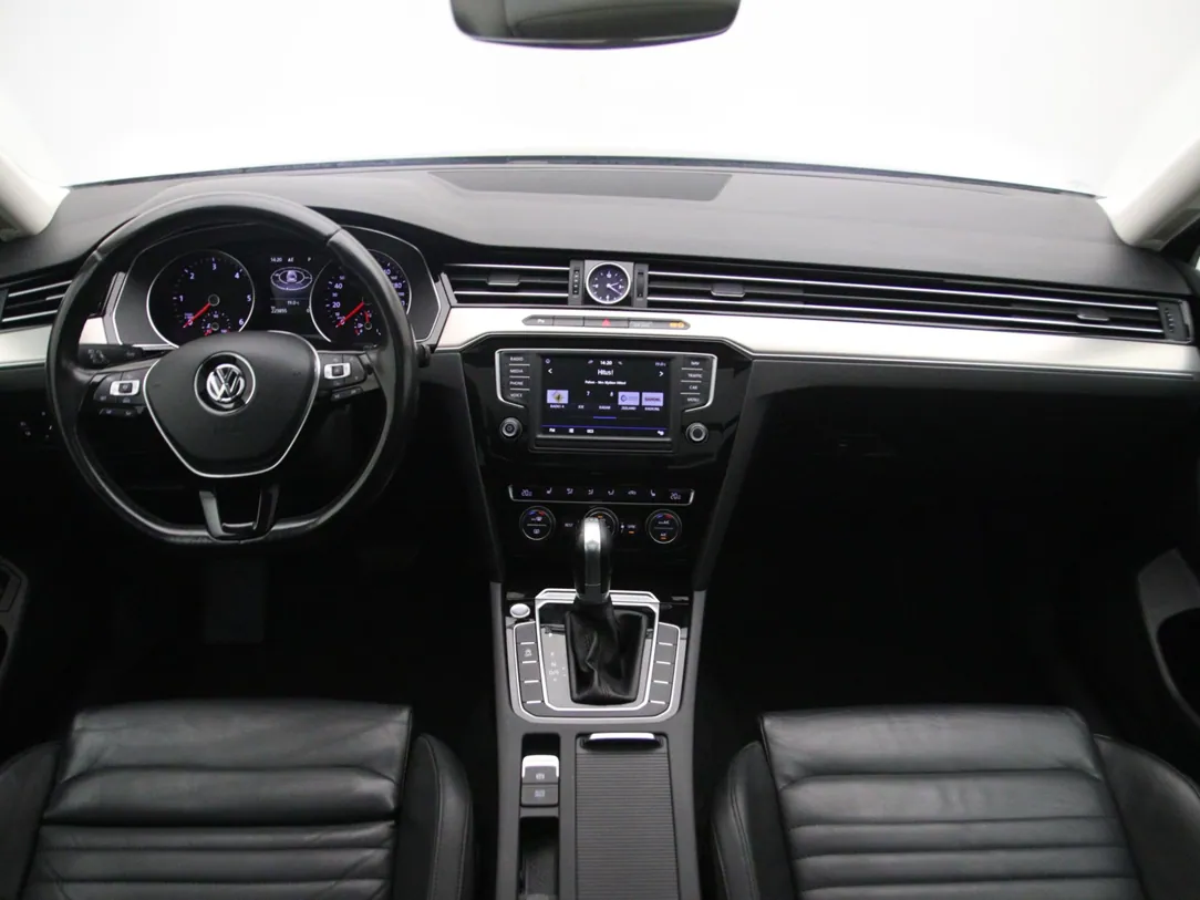 VOLKSWAGEN PASSAT B8 Highline