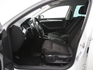VOLKSWAGEN PASSAT B8 Comfortline