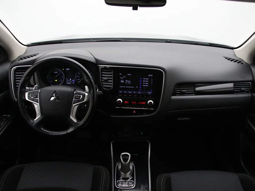 MITSUBISHI OUTLANDER Pure
