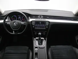 VOLKSWAGEN PASSAT B8 GTE Highline