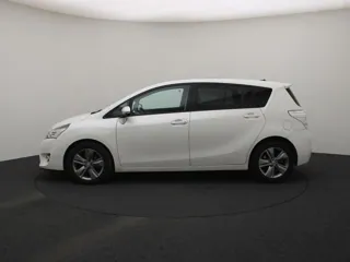 TOYOTA VERSO Dynamic Business