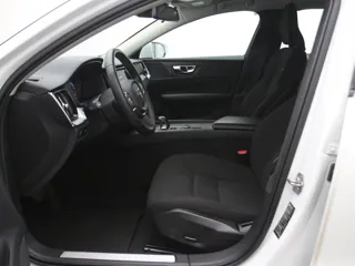 VOLVO V60 MHEV Momentum Advantage