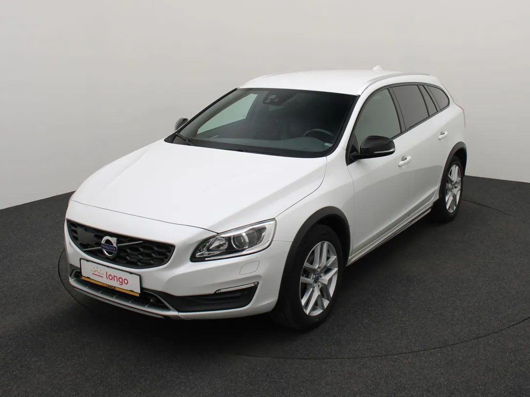 VOLVO V60 Cross Country Momentum
