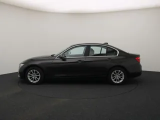 BMW 320 Advantage