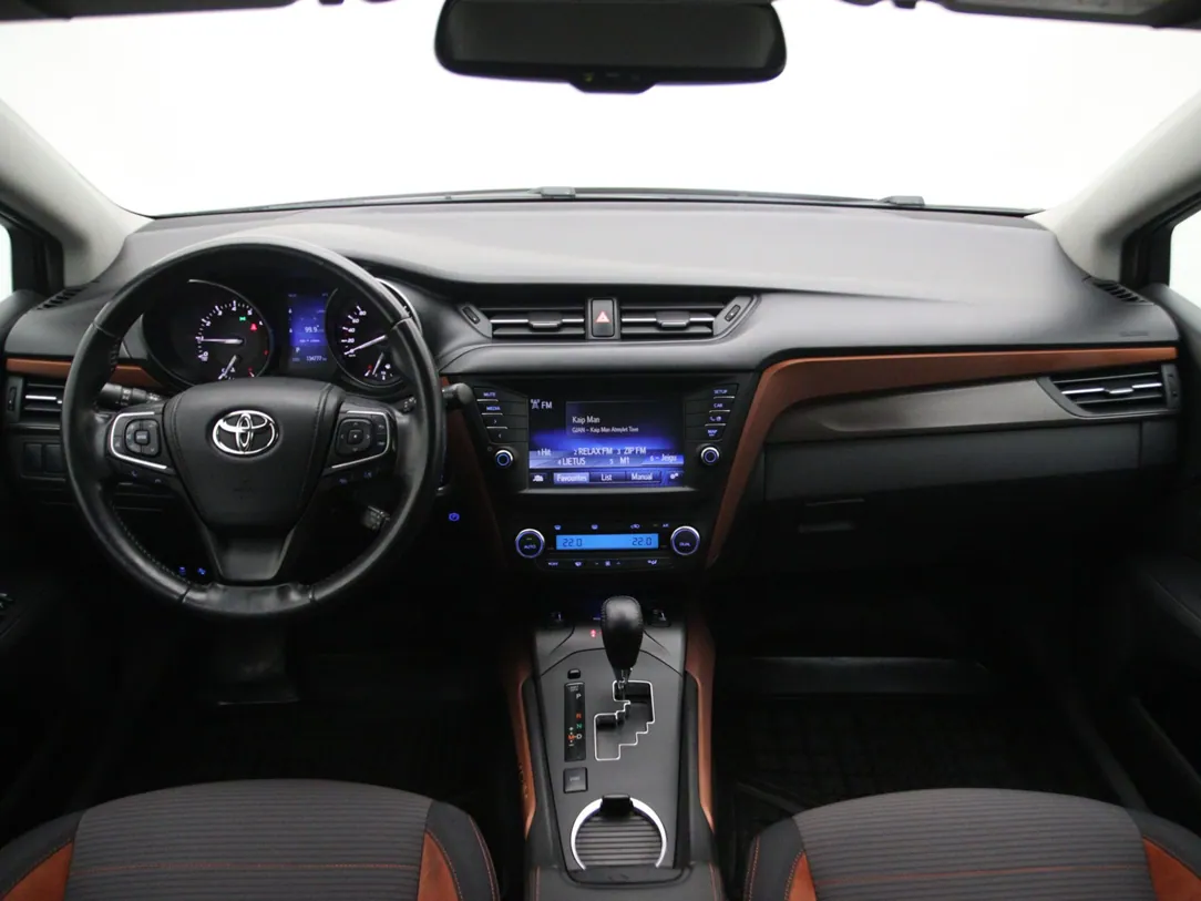 TOYOTA AVENSIS Active Plus