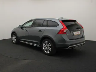 VOLVO V60 Cross Country Momentum