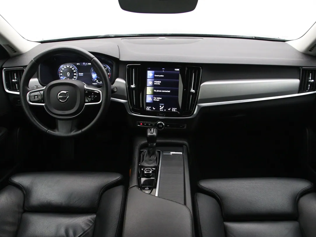 VOLVO V90 Momentum
