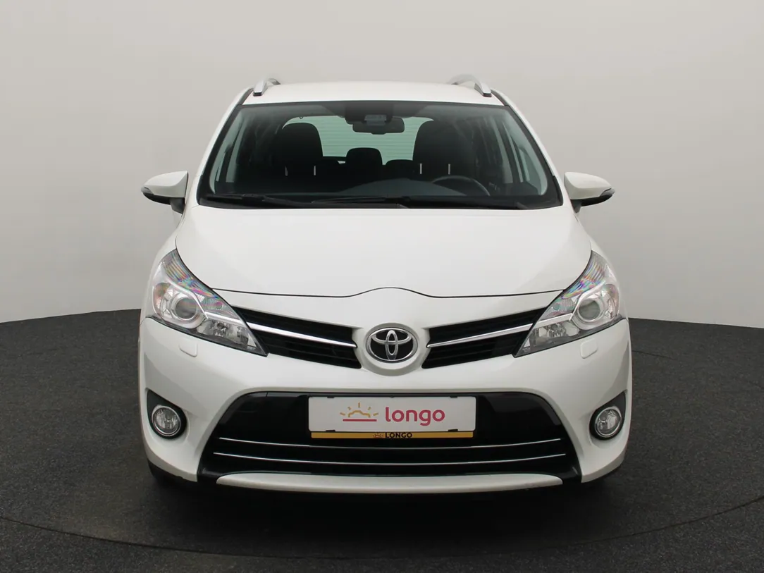 TOYOTA VERSO Active