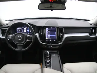 VOLVO XC60 Momentum