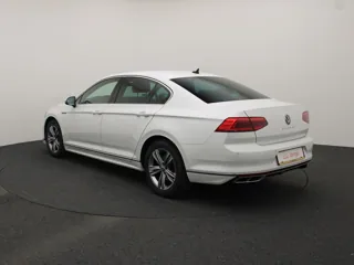 VOLKSWAGEN PASSAT B8 R-Line Business +