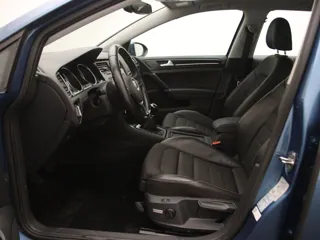 VOLKSWAGEN GOLF 7 Connected Series