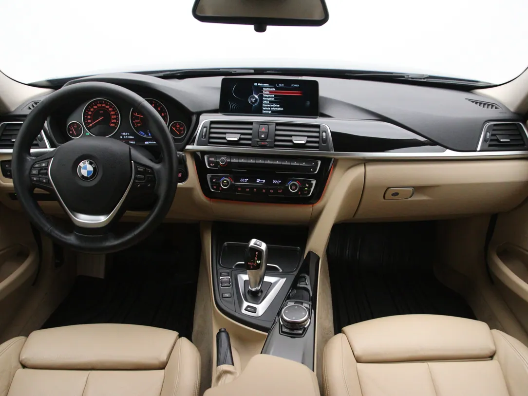 BMW 330 Luxury Line